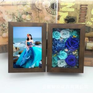 China Luxury Gift Walnut Wood Photo Frame Preserved Flower Photo Frame For Lover Home Decoration supplier