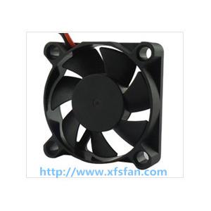 China 45*45*10mm 12V/24V DC Black Plastic Brushless Cooling Fan DC4510 supplier