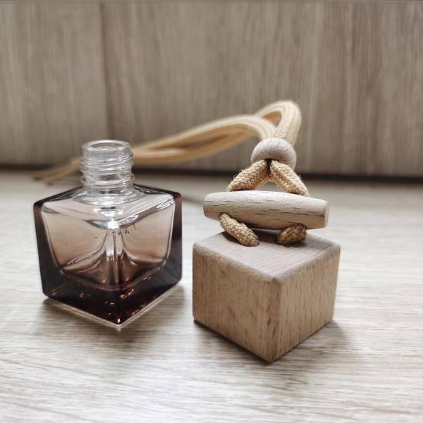 China 7ml New Color Hanging Fragrance Diffuser Car Pendant Perfume Square Wooden Cap With Coffee Brown Glass Bottle wholesale