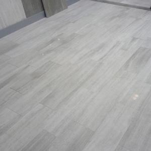 China New good quality durable wood white marble tile supplier