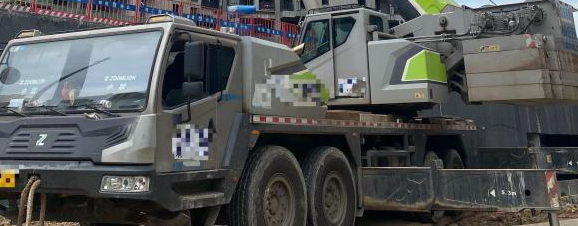 China Granas móviles usadas 80T Dos ganchos 2021 Modelo Zoomlion ZTC800V653 supplier