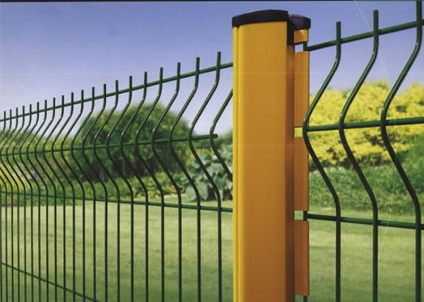 50 X 200 MM PVC Coated V Type Welded Wire Mesh Fence for Security and Gardening