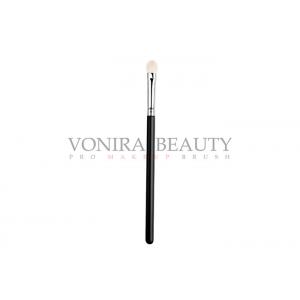 China Elegant Eye Shader Confusing Flat Makeup Brush With Cruelty Free Goat Hair supplier