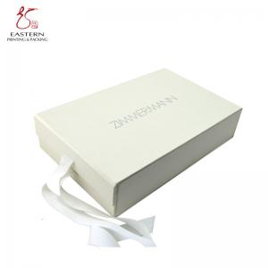 China Ribbon Decoration White Paperboard Box With Hinged Lid For Clothing supplier