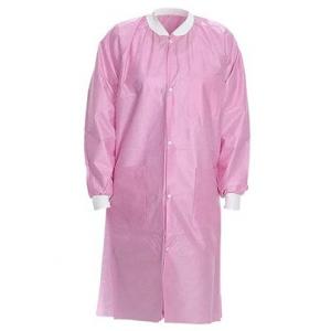 China 45gsm Disposable Lab Gown , Non Woven Lab Coat With 3 Pockets supplier