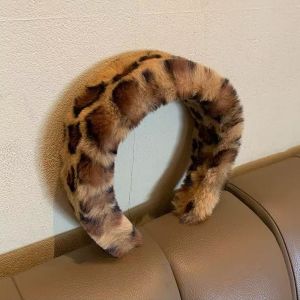 China Retro Plush Leopard Print Headband wholesale