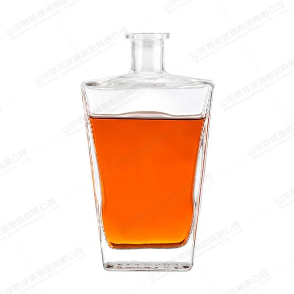 Customized Bottle Color Whisky Liquor and Wine Square Glass Bottle with Cap in Custom Size