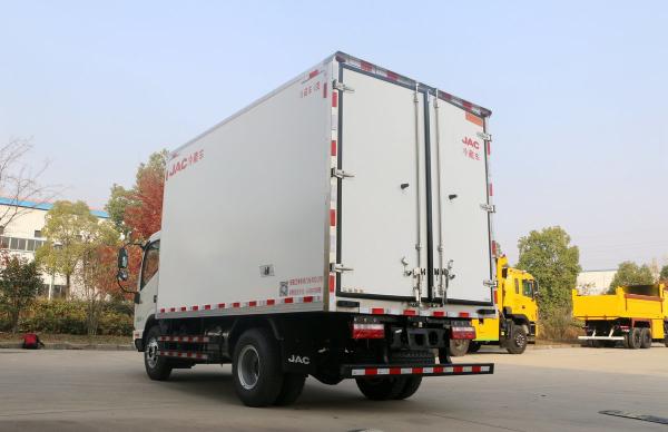 13.9 CBM 4x2 Size Refrigerated Utility Trailer , Refrigerated Delivery Truck
