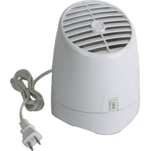 White Air Refreshing Machine Cool Refresh Air Spray With Fan Used On Desk