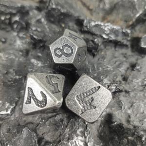 Metal Anti wear Hand Carved For Dungeon And Dragon Metal Gaming Dice Manual