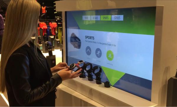 Smart Digital Interactive Retail Displays Data Collection With Advertisement