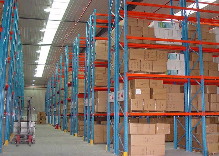 China A pálete industrial da anti oxidação submete o sistema resistente do racking do armazém do feixe de caixa supplier