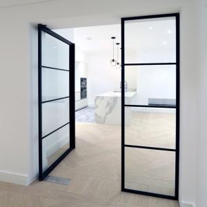 Double Leaf Aluminum Swing Door with High-grade Aluminum Frame and Energy Efficient Laminated Tempered Glass