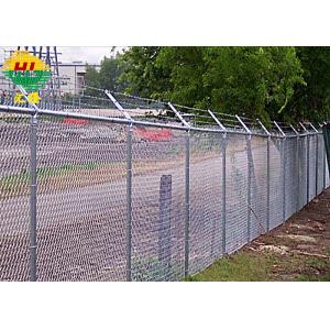 China 50x50 Chain Link Galvanized Fence 3.4mm Diameter Iron 10 Ft X 36 Ft supplier