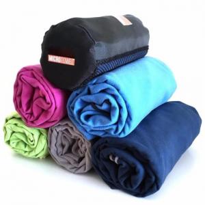 China Custom Fitness Gym Microfiber Quick Dry Sports Towel With Bag supplier
