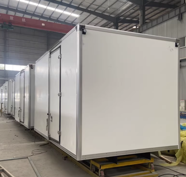 China Panneaux lisses et plats en plastique renforcé de fibre de verre pour camping-cars et camions frigorifiques légers wholesale