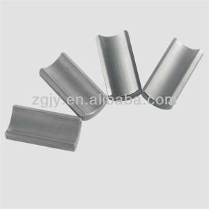 China Compact et puissant 4,8 G/cm3 3,5 MGOe Ferrite bloc magnétique supplier