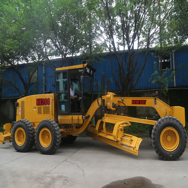 China Graduador poderoso Multifunction do motor da tração de 16500kg 220HP supplier