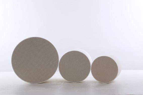 菫青石の陶磁器のディーゼル触媒コンバーターの基質/アルミナの陶磁器の基質
