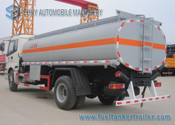 O caminhão de tanque 4x2 do óleo de Foton Auman 14m3 210HP transporta chassis de