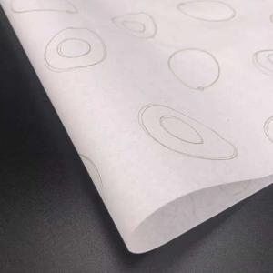 Papel de envolvimento roxo cor-de-rosa do Natal de pano, lenço de papel biodegradável que envolve a roupa