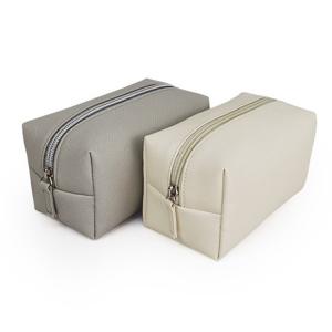 Custom Modern Minimalist Style PU Wash PVC Leather Cosmetic Bag Waterproof Makeup Pouch Bag Portable Durable Bag