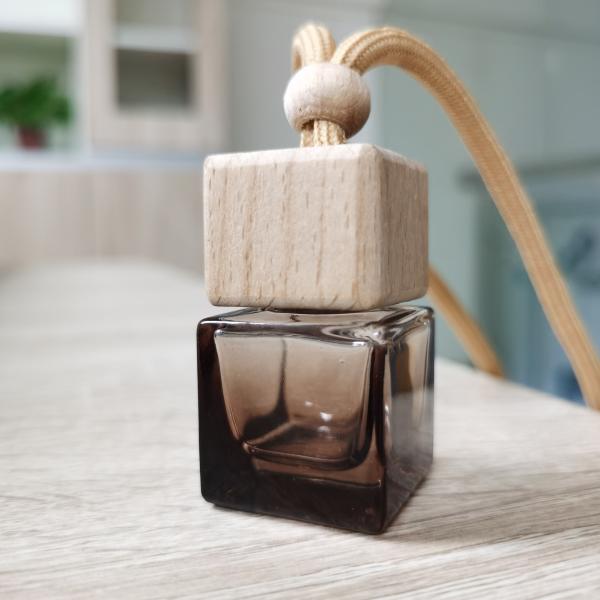 China 7ml New Color Hanging Fragrance Diffuser Car Pendant Perfume Square Wooden Cap With Coffee Brown Glass Bottle wholesale