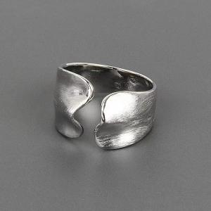 China Sterling Silver Fancy Ladies Ring Portable Practical Fashion Style supplier