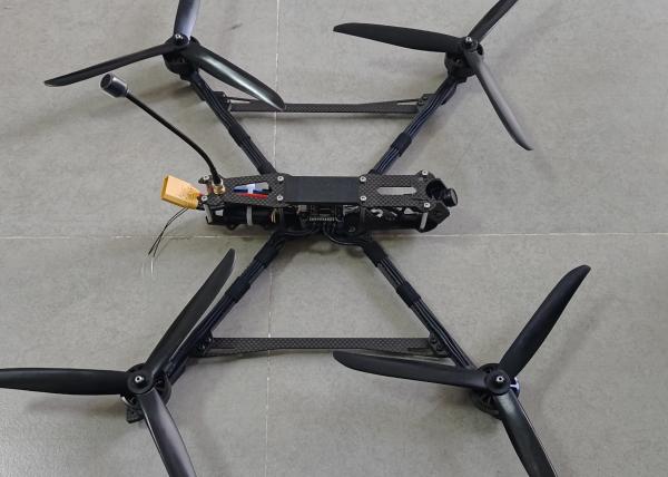 Drone de carreras de velocidad de 10 pulgadas FPV, Quadcopter 8 km de alcance con mortero de 82 mm o cabeza de cohete RPG