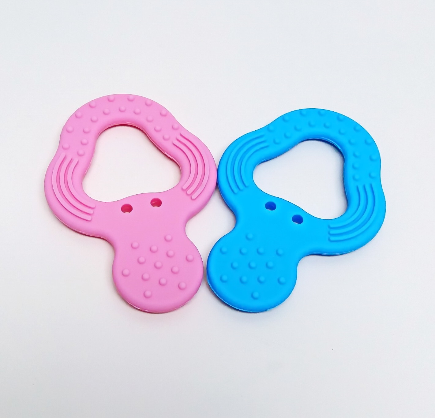 China Bébé libre Teether en caoutchouc de 3 mois de nitrosamine de silicone de fraise supplier