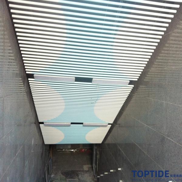 Two Color PVDF Coating Aluminium Profile Suspended Metal False Linear Ceiling Strip For Hallway