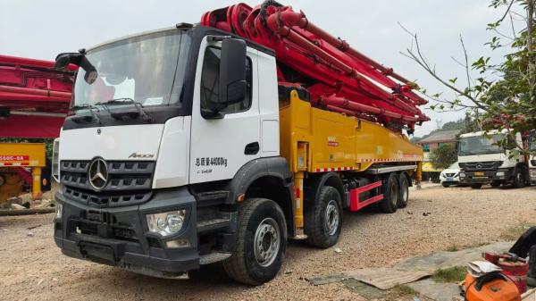 Shacman 56m Concrete Pump Truck with High Pressure Pumping and Open Type Hydraulic System