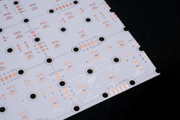 LEDは任意にカット可能 FPCB カットライン FPCB 全体ボードにLEDライト搭載 電子機器 HDI PCB設計 プリント基板 LEDライトストリップ用 FPC