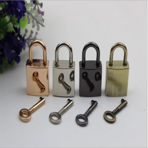 China Handbag hardware wholesale light gold zinc alloy metal decorative lock and key supplier