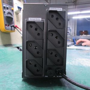 China UPS ラインインタラクティブ 800VA UPS 擬似正弦波 コンピュータバックアップ UPS USB RS232 wholesale