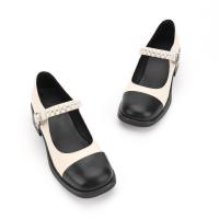 China Round Head Wrap Toe Womens Leather Flat Shoes Black And White Stitching on sale