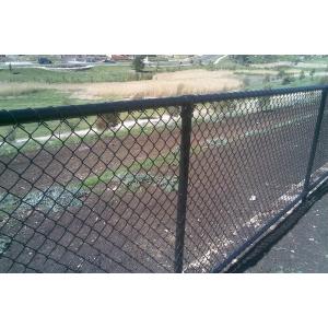 China Galvanized Chain-link fence Mesh/Cyclone Fence Chain Mesh Black Chain Link Fence Cost supplier