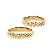 China Customizable All Size Rich Texture 18K Gold Couple Rings on sale