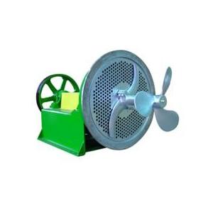 Agitator for pulp and paper machine