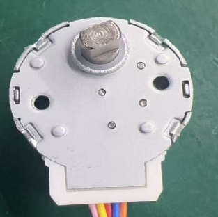 China 24BYJ-48 5V Gear Stepper Motor with 5.625°/64 Step Angle Customizable Parameters and Long Service Life wholesale