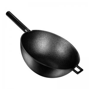 China Even Heat Flat Bottom Cast Iron Wok 12.5inch PFOA Free Frying Pan With 19.5cm Handle supplier