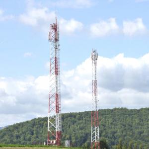 Network Connectivity Galvanized Steel Telecom Tower With Bolting Installation