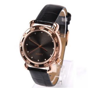 China Fashion Ladies Quartz Movement Watch , Round Leather Strap Watches With Mineral Lense supplier