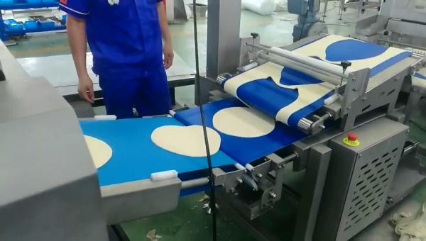 Minimum 2.5 Mm Thickness Automatic Pizza Making Machine Pizza Base / Crust