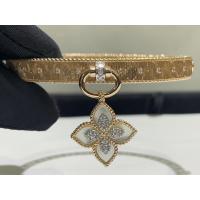 China Custom 18k gold jewelry diamonds Bracelet white shell wholesale costume jewellery suppliers on sale