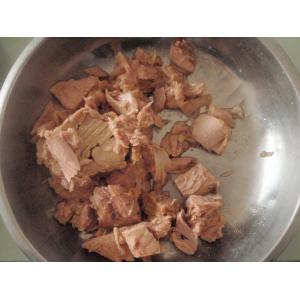 China Various Specification Canned Tuna Chunks In Vegetable Oil 3 Years Shelf Life wholesale