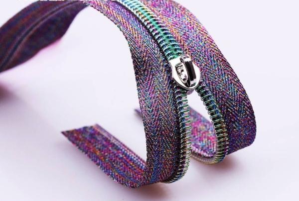 Plated Metal Zipper With High Strength And Smooth Operation