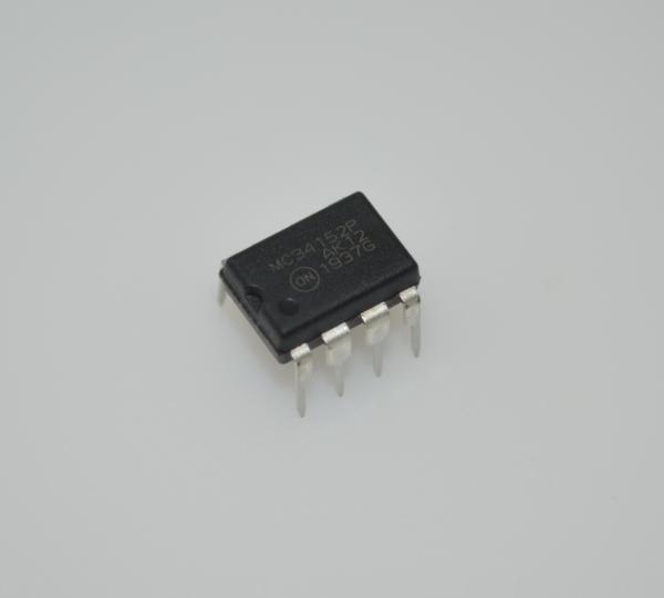 MC34152PG Dual MOSFET Driver 1.5A Peak Current 12V-18V Supply 50ns Rise/Fall DIP-8 -40°C to +85°C