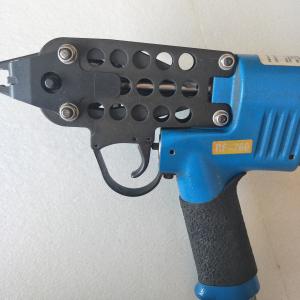 China Palm Cushion Button Gun Pneumatic Clip Tool For Mattress Retaining Ring Gun supplier