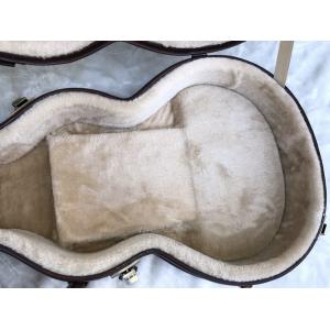 Musical Instrument Acoustic Wooden Guitar Case With Leather Surface 21 Inch